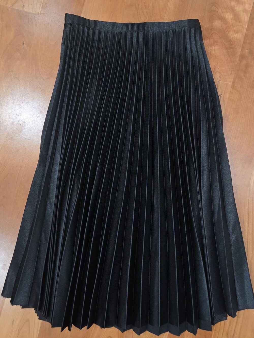 Banana Republic Classic Black Accordion Pleat Midi Skirt Size 8